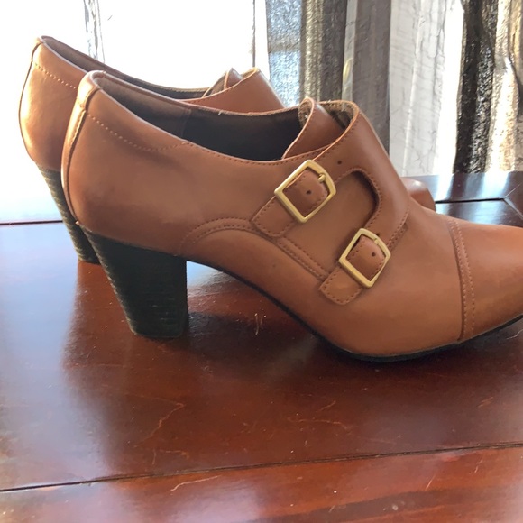 Woman’s booties - Picture 3 of 7